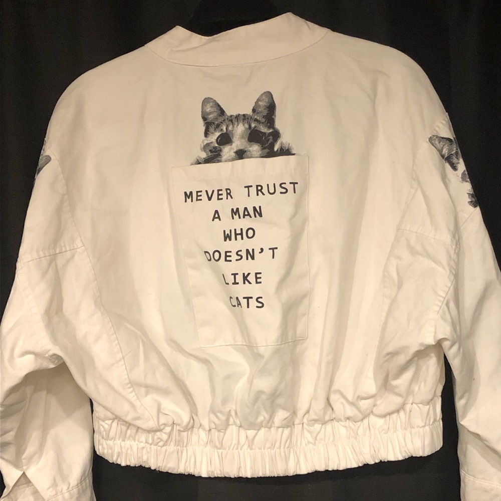 Xueyidai crop cat theme jacket. Chrome buttons.